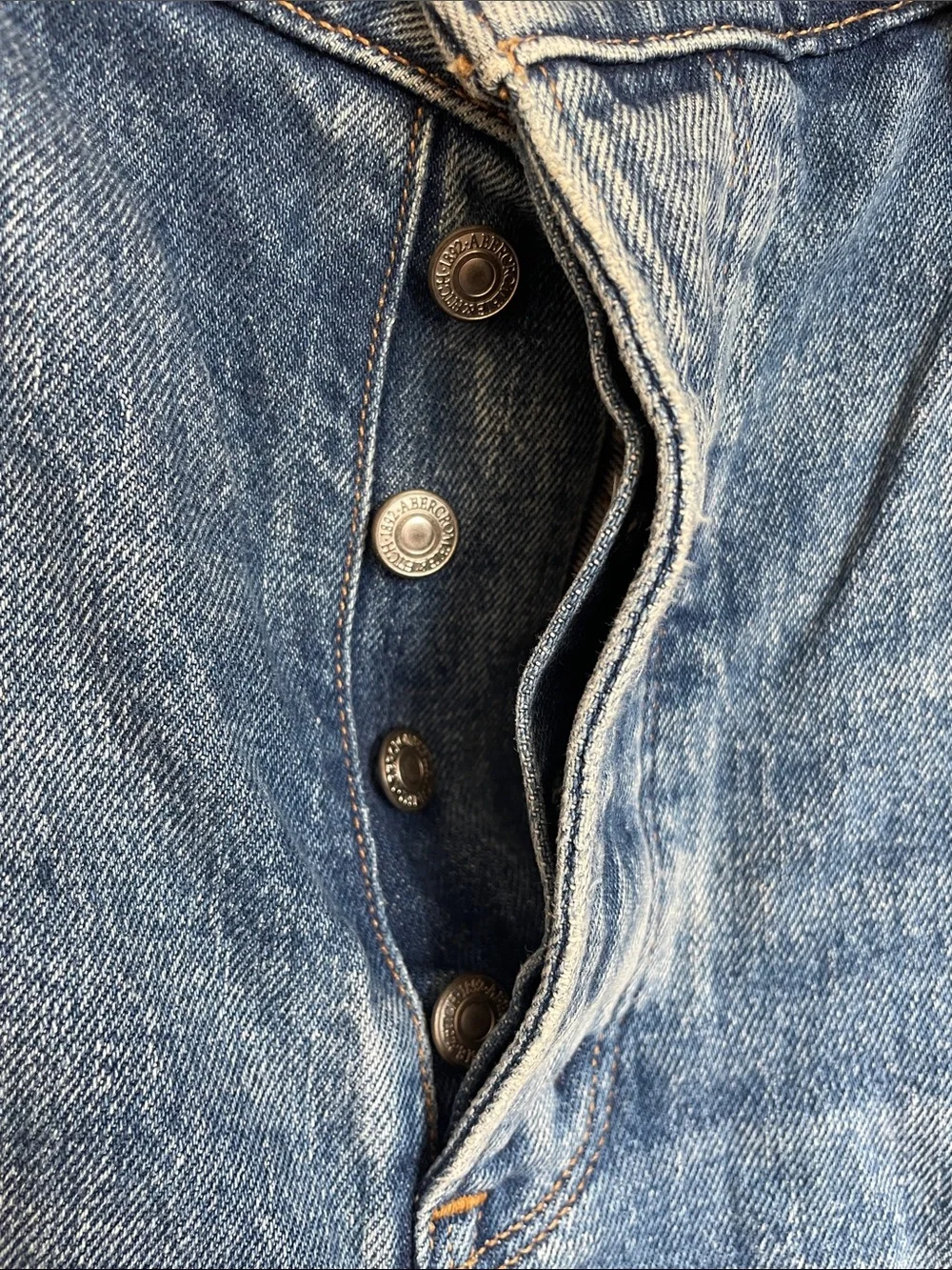 Abercrombie & Fitch Light Blue Boyfriend Jeans with Distressed Knee